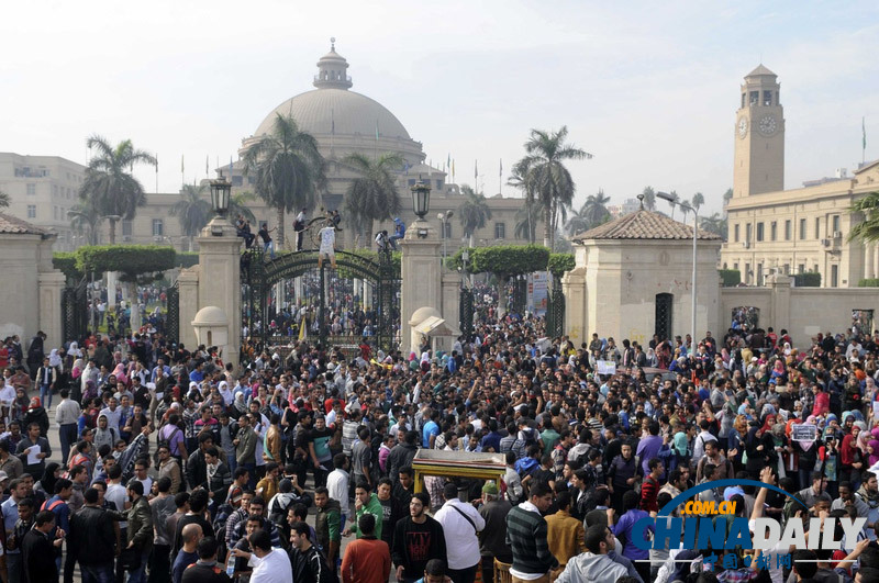 埃及前總統穆爾西支持者繼續示威 遭催淚彈驅趕