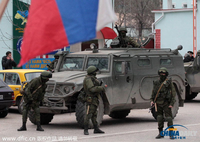 克里米亞駐軍疑似“臨陣倒戈” 俄軍兵不血刃進入半島