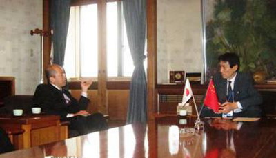 駐大阪總領事劉毅仁赴德島拜會當地政府和議會(組圖)