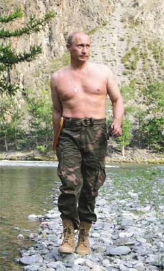 普京再展硬漢形象 光膀子釣魚(yú)大秀肌肉