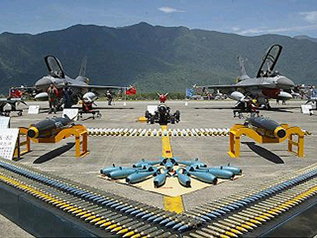 欲決戰(zhàn)境外 臺(tái)戰(zhàn)機(jī)模擬攻擊大陸沿海雷達(dá)