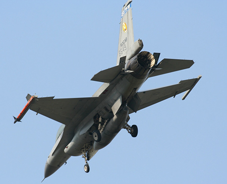 美周刊：臺軍購預算凍結(jié) 美拒售F16