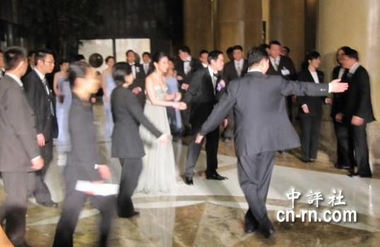 臺塑長孫王泉仁新婚夫妻亮相（組圖）