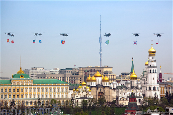 俄羅斯舉行空中閱兵預演 大批戰(zhàn)機飛過紅場上空(高清組圖)