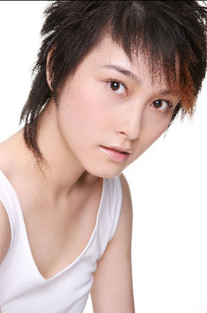 2006超女厲娜賺足高人氣(圖)