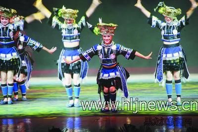 《多彩貴州風》添彩藝術節(圖)