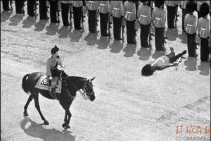 英女王的生平、資產(chǎn)、趣聞、愛情