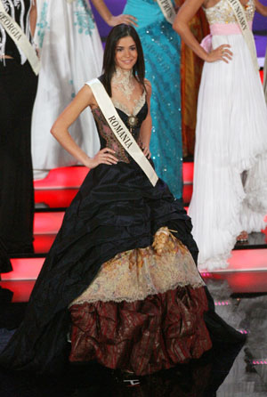 世界小姐總決賽落幕 捷克18歲佳麗摘取桂冠