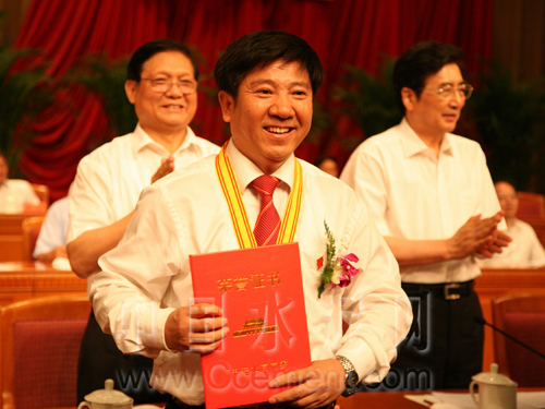 馮運(yùn)生：把政治優(yōu)勢轉(zhuǎn)化為企業(yè)競爭優(yōu)勢