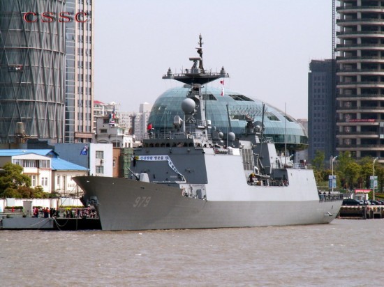 中韓海軍護航戰艦在亞丁灣舉行聯合演練(圖)