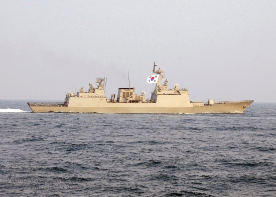 中韓海軍護航戰艦在亞丁灣舉行聯合演練(圖)