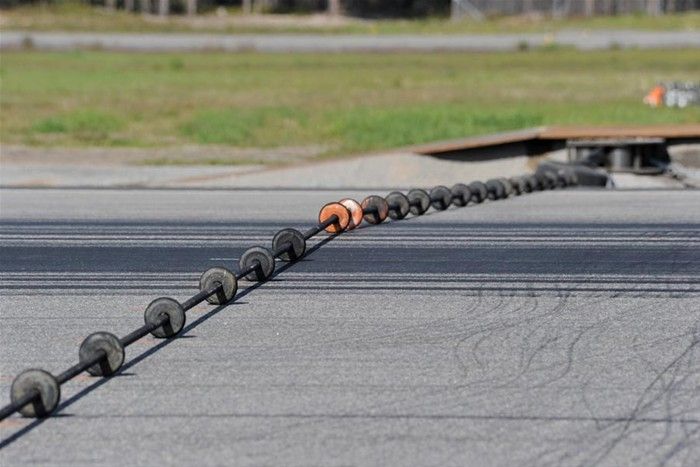 日本F-15J用攔阻鉤練短距著陸