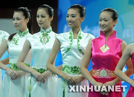 當(dāng)各地空姐遇到旗袍 誰(shuí)最美？