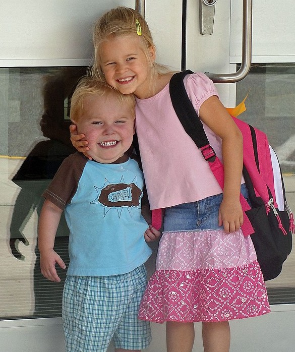 美病童“半顆心”長在體外 歷經十余次手術神奇存活