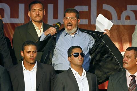 埃及新總統(tǒng)就職挑戰(zhàn)軍方權威 “除了真主我誰也不怕”