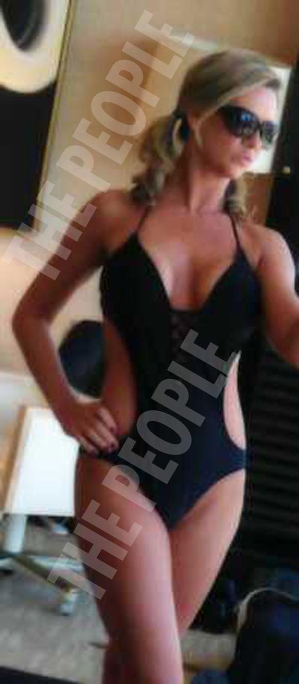 哈里裸體派對新爆料:鋼管舞娘與王子臥室激吻20分鐘