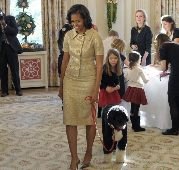 奧巴馬借推特對(duì)抗“財(cái)政懸崖” 白宮完成裝飾迎圣誕