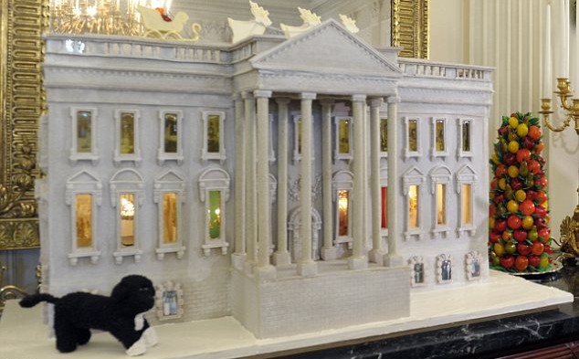 奧巴馬借推特對抗“財(cái)政懸崖” 白宮完成裝飾迎圣誕