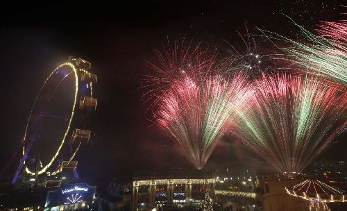 圖：悉尼炫彩焰火、時代廣場倒計時 世界各地迎喜新年