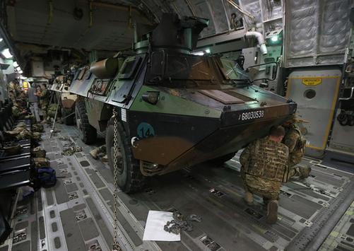 法國將向馬里增派千人機械化部隊 美國協助