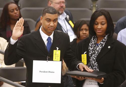 奧巴馬力促國會提高債務上限 就職典禮手機應用程序推出
