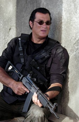 電影照進現實？美好萊塢動作巨星受聘當教練