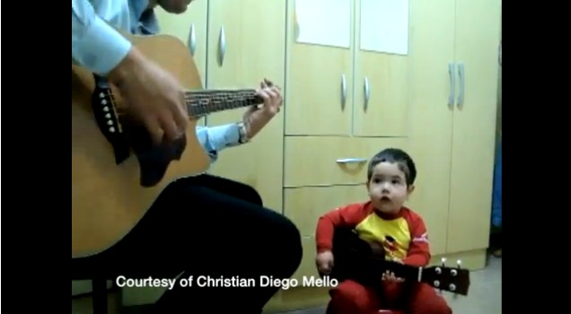 巴西1歲寶寶與父親合唱視頻躥紅