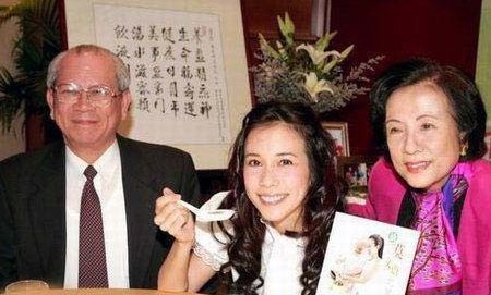 明星罕見全家福:周濤清新可人 吳尊全家俊男美女