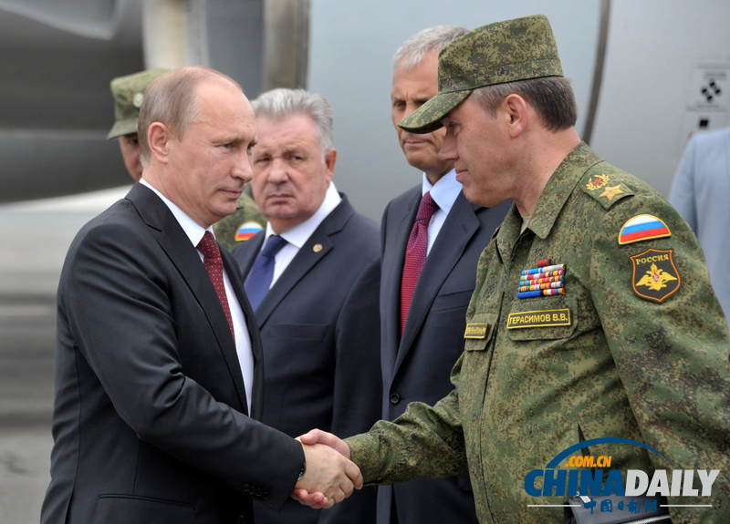 俄羅斯在遠東地區(qū)舉行大規(guī)模軍演 普京親臨現(xiàn)場坐鎮(zhèn)