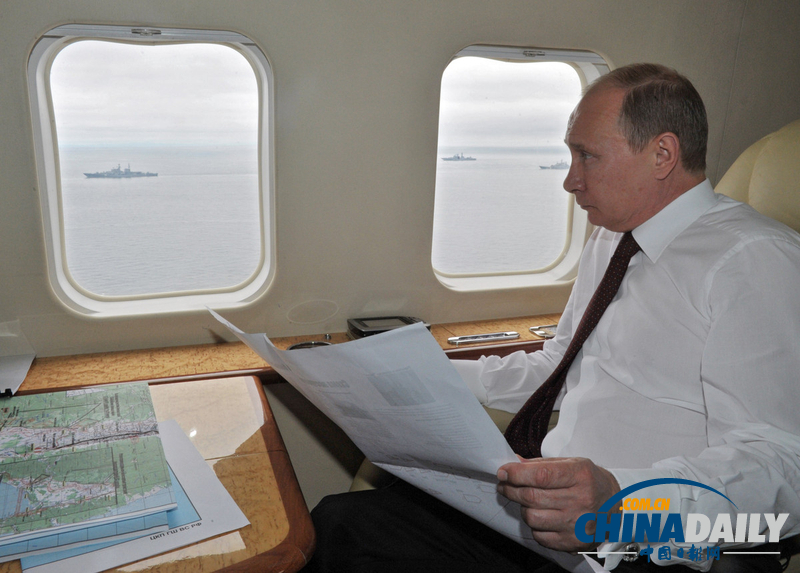 俄羅斯在遠(yuǎn)東地區(qū)舉行大規(guī)模軍演 普京親臨現(xiàn)場(chǎng)坐鎮(zhèn)