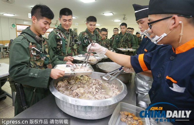 美味大補超幸福！韓國陸軍訓練食譜加入鮑魚參雞湯