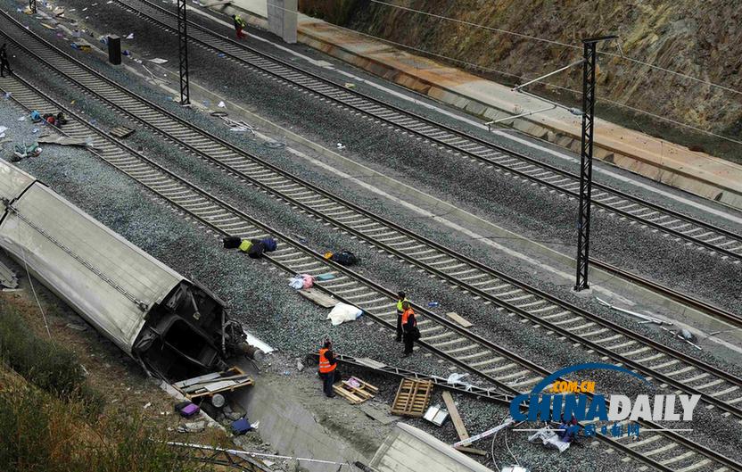 西班牙列車脫軌 至少77人死亡百余人受傷（組圖）