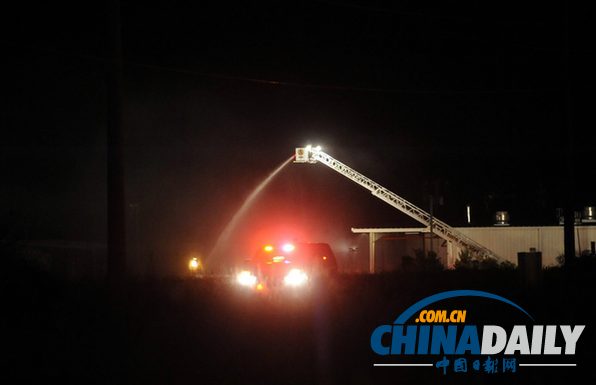 美國(guó)佛羅里達(dá)州丙烷廠(chǎng)連續(xù)爆炸 失蹤15人已找到