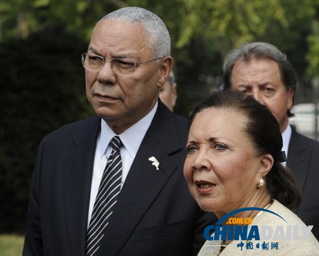 鮑威爾否認與羅馬尼亞美女官員有婚外情 稱只是朋友