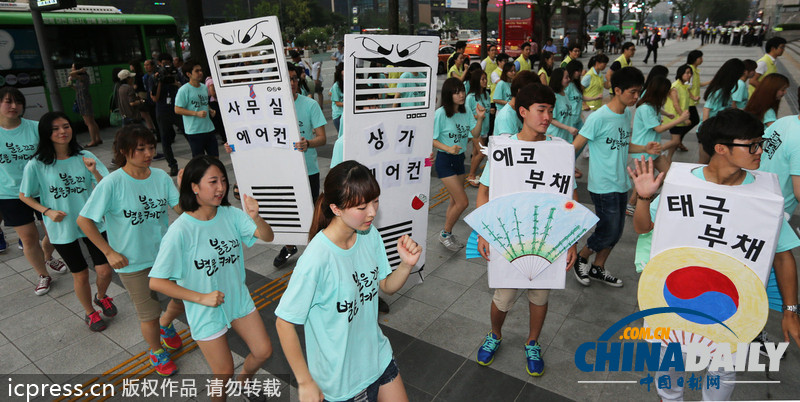 韓國青年不懼高溫 動感舞蹈呼吁夏季節約用電（圖）