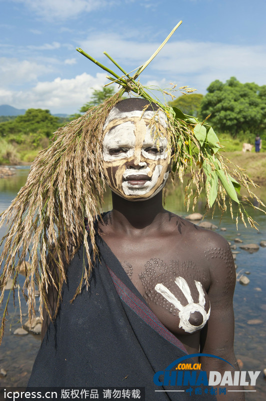 盤點土著超強穿著 露與不露發揮到最高境界(組圖)