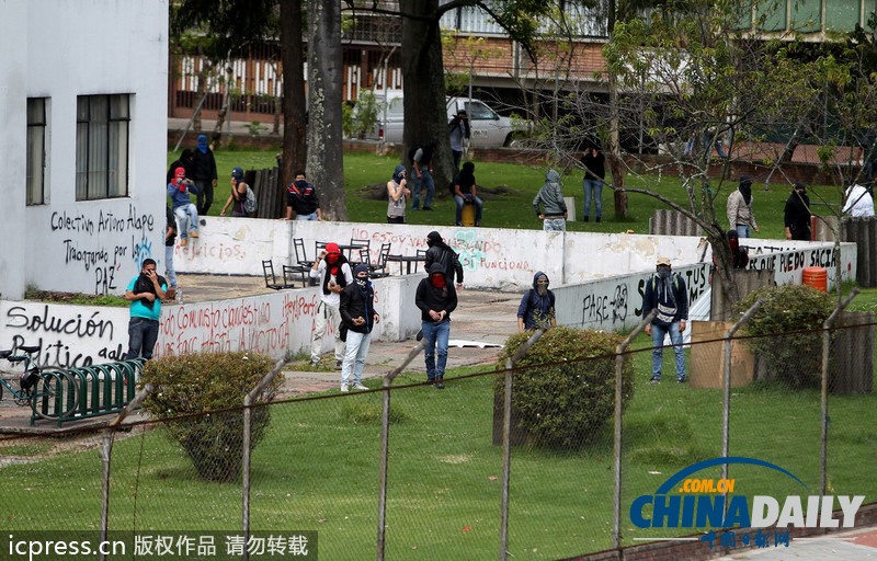 哥倫比亞全國(guó)大罷工要求下調(diào)汽油價(jià)格 引發(fā)警民沖突（組圖）