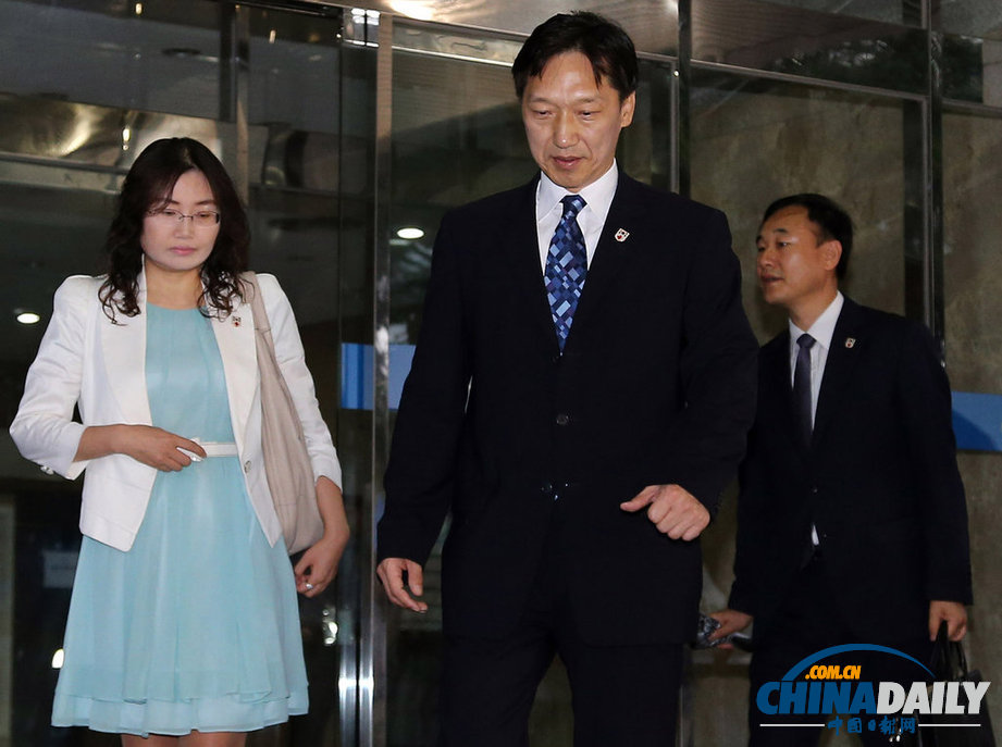 韓代表團(tuán)前往板門店 為韓朝離散家屬中秋團(tuán)聚做準(zhǔn)備（組圖）