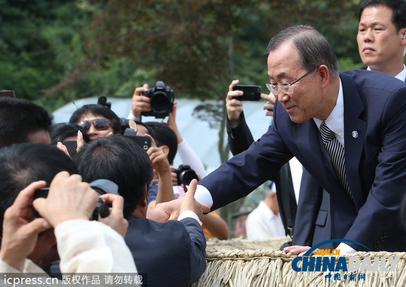 聯合國秘書長潘基文夫婦回鄉祭祖掃墓