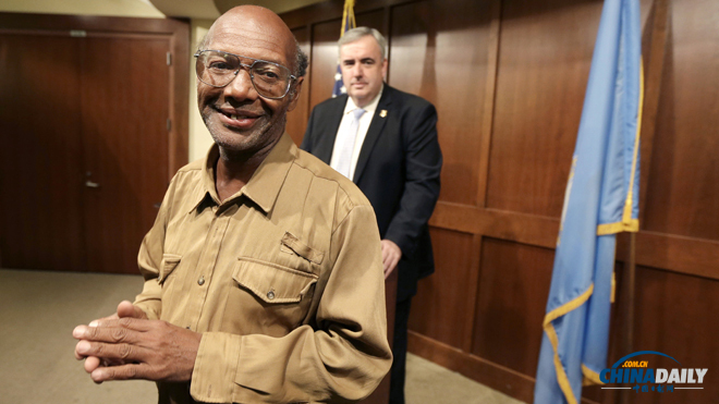 美流浪漢上交中國學生遺失巨款 獲捐款數萬美元