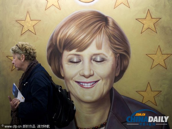 默克爾“小清新照”現(xiàn)身柏林藝術(shù)博覽會(huì)（組圖）