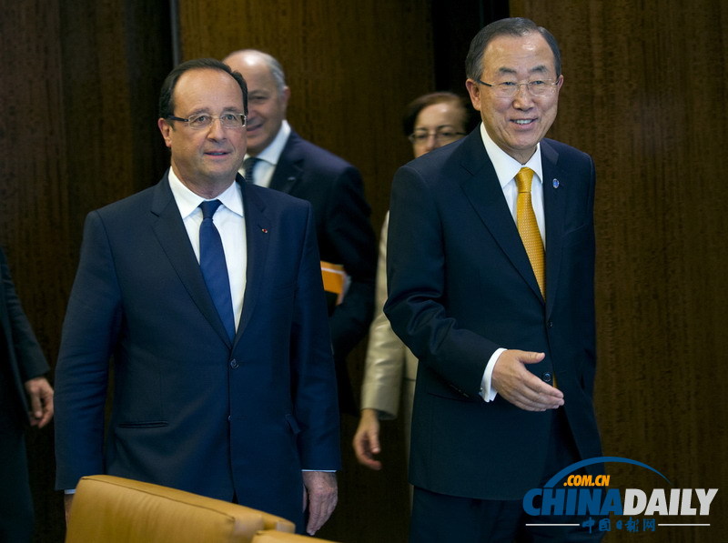 法總統(tǒng)奧朗德“歪脖”會(huì)見(jiàn)潘基文