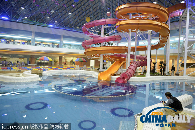 朝鮮民眾享樂新落成水上樂園（組圖）