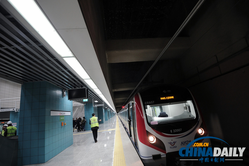 馬爾馬拉海底隧道開(kāi)通 安倍與土耳其總理乘車體驗(yàn)