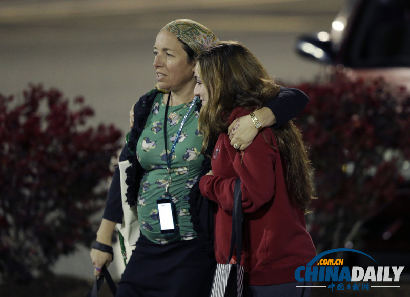 美國(guó)新澤西商場(chǎng)發(fā)生槍擊案 槍手持重型槍支在逃（組圖）