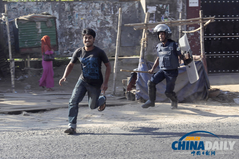 孟加拉國紡織工暴動 造成數十人死亡百家工廠關閉