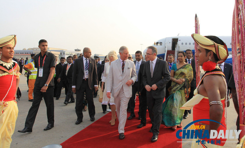 查爾斯攜卡米拉于斯里蘭卡切蛋糕 慶祝65歲生日