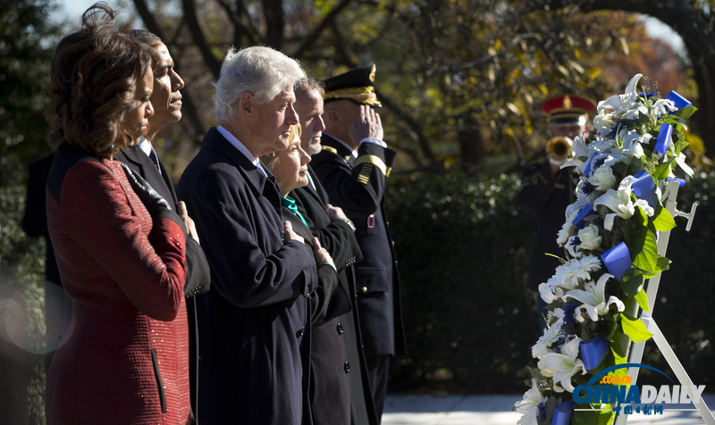 奧巴馬和克林頓一起攜夫人緬懷肯尼迪并獻花圈