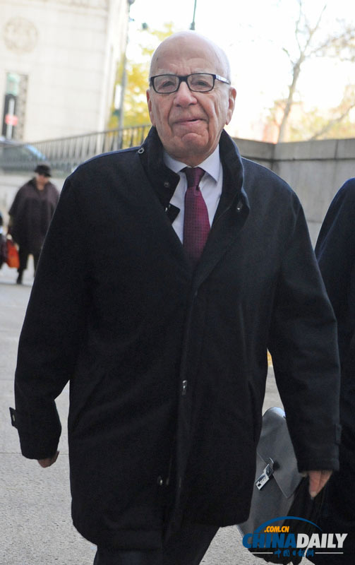 鄧文迪與默多克離開法院 苦臉VS笑臉