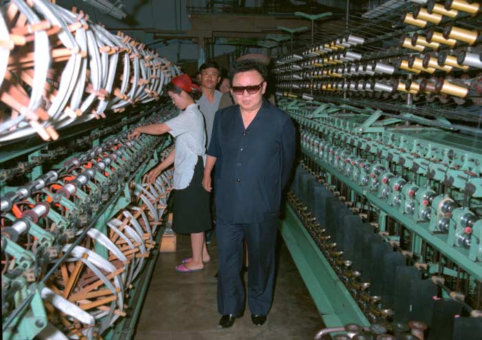 朝鮮機關(guān)報刊登圖文 紀念金正日逝世兩周年